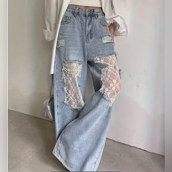 Distressed Lace Insert Gray Jeans - Picture 4 of 7